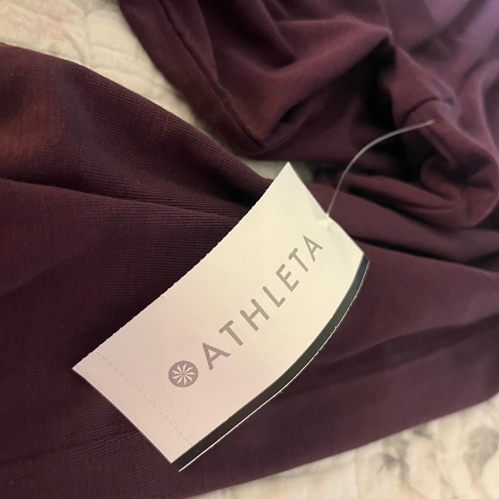 Athletica women’s extra large set brand new with tags